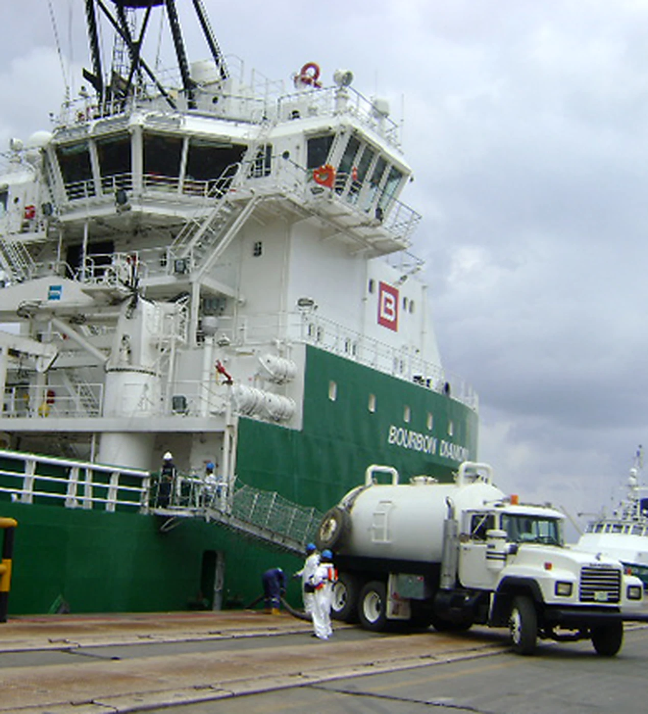 Sludge Evacuation at TotalEnergies Quayside