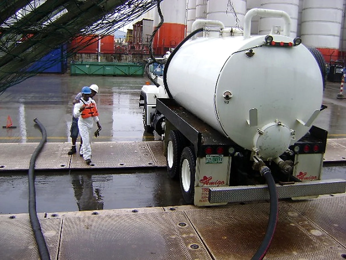 TMCH vacuum truck
